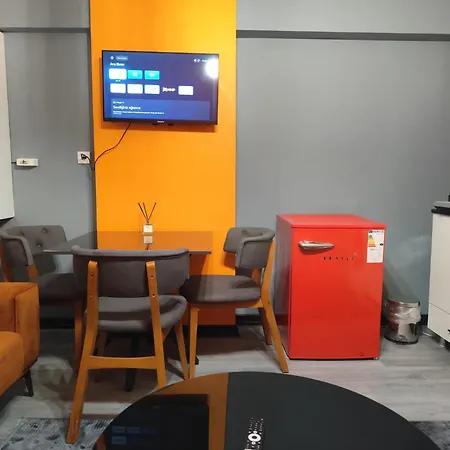 Orange *